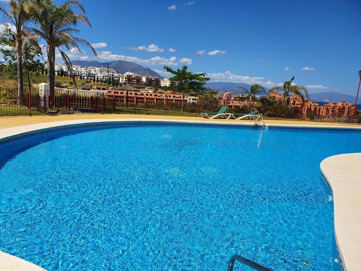 Seaview A Spectacular 3 Bed 3 Bathroom Penthouse มานิลบา ภายนอก รูปภาพ