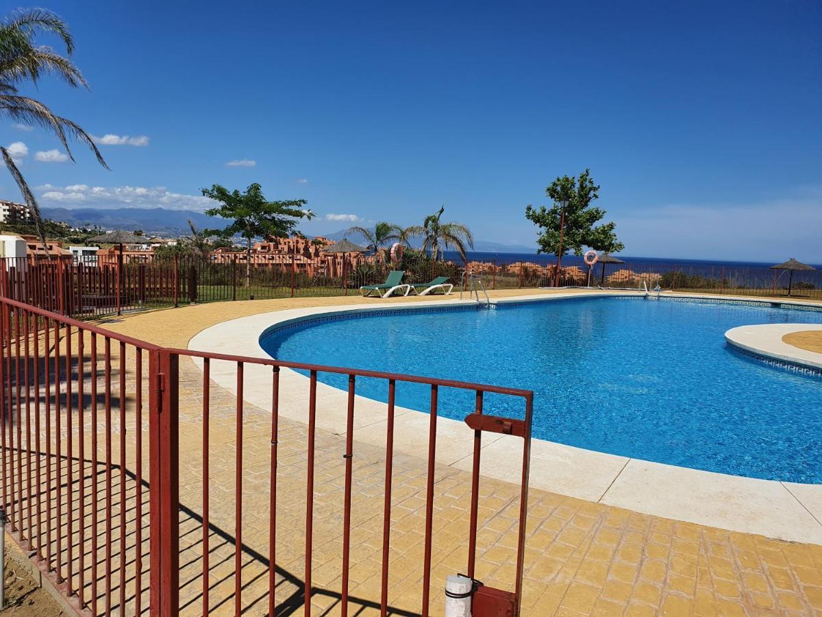 Seaview A Spectacular 3 Bed 3 Bathroom Penthouse มานิลบา ภายนอก รูปภาพ